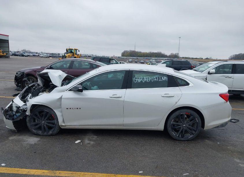 Photo 14 of 2018 Chevrolet Malibu LT (VIN 1G1ZD5ST9JF219398)