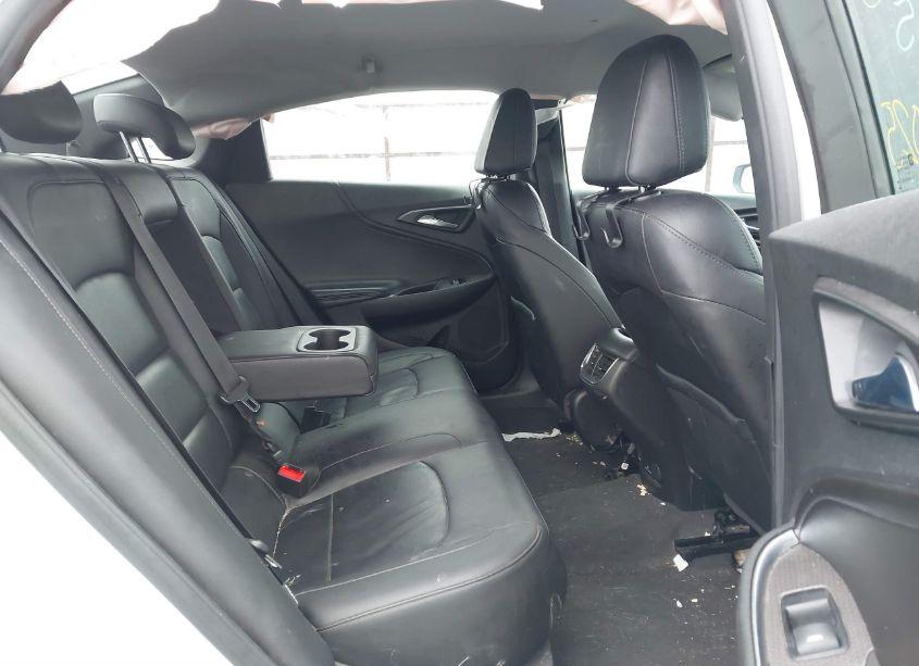 Photo 8 of 2018 Chevrolet Malibu LT (VIN 1G1ZD5ST9JF219398)