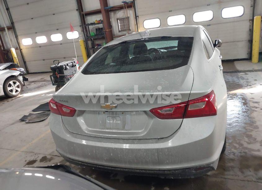 Photo 16 of 2018 Chevrolet Malibu LT (VIN 1G1ZD5ST9JF234032)