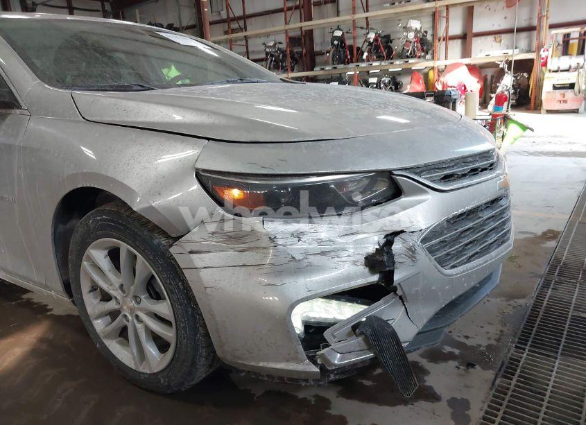 Photo 6 of 2018 Chevrolet Malibu LT (VIN 1G1ZD5ST9JF234032)