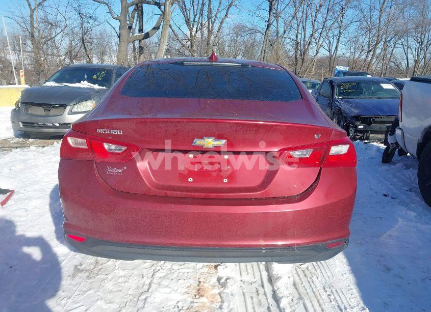 Photo 17 of 2018 Chevrolet Malibu LT (VIN 1G1ZD5ST9JF235911)