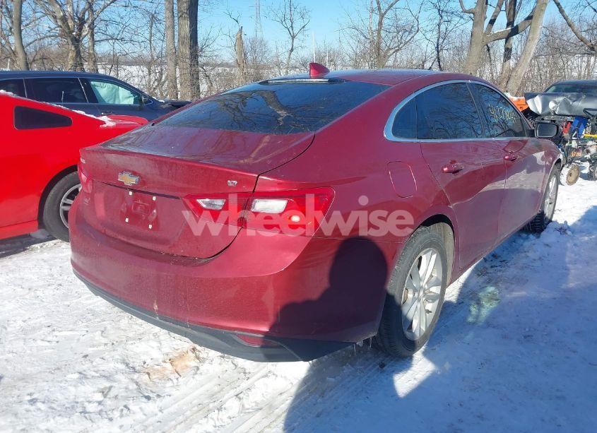Photo 4 of 2018 Chevrolet Malibu LT (VIN 1G1ZD5ST9JF235911)