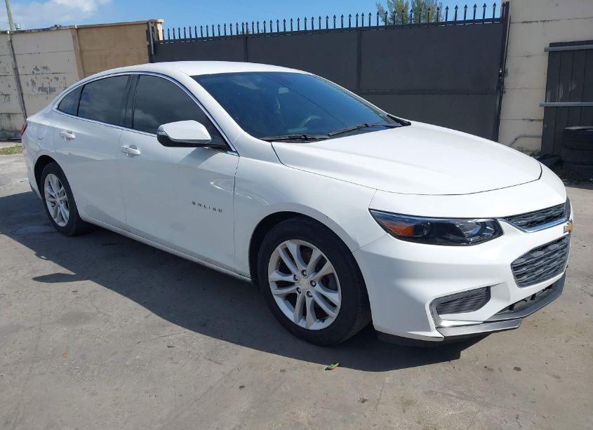 2018 Chevrolet Malibu LT (VIN 1G1ZD5ST9JF244558) main photo