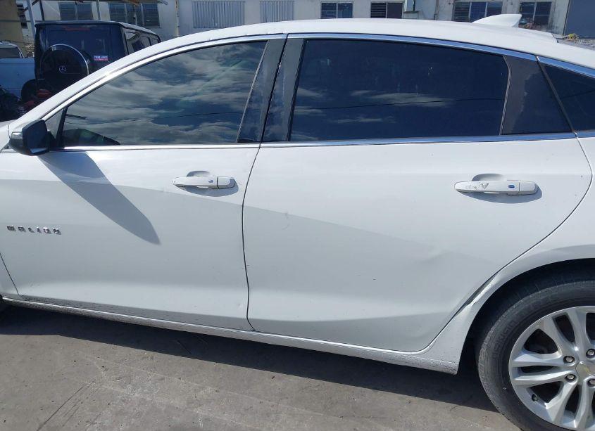 Photo 14 of 2018 Chevrolet Malibu LT (VIN 1G1ZD5ST9JF244558)