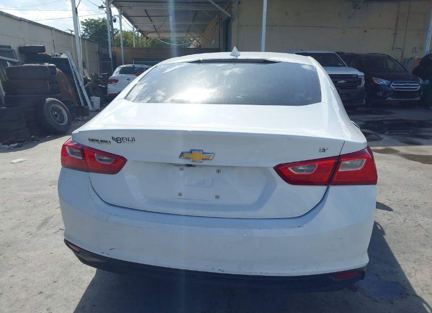 Photo 16 of 2018 Chevrolet Malibu LT (VIN 1G1ZD5ST9JF244558)