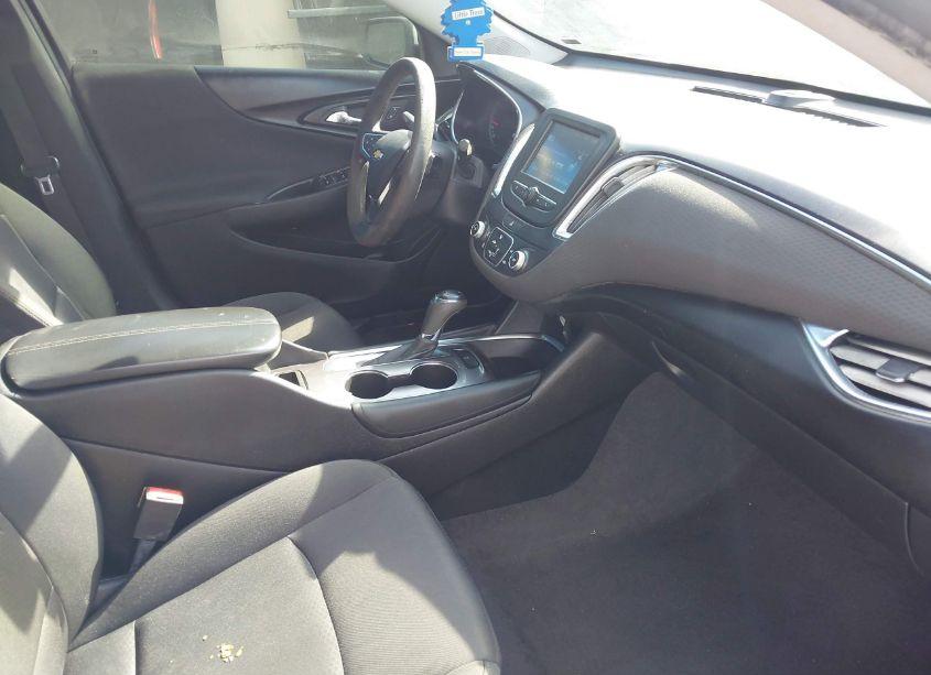 Photo 5 of 2018 Chevrolet Malibu LT (VIN 1G1ZD5ST9JF244558)