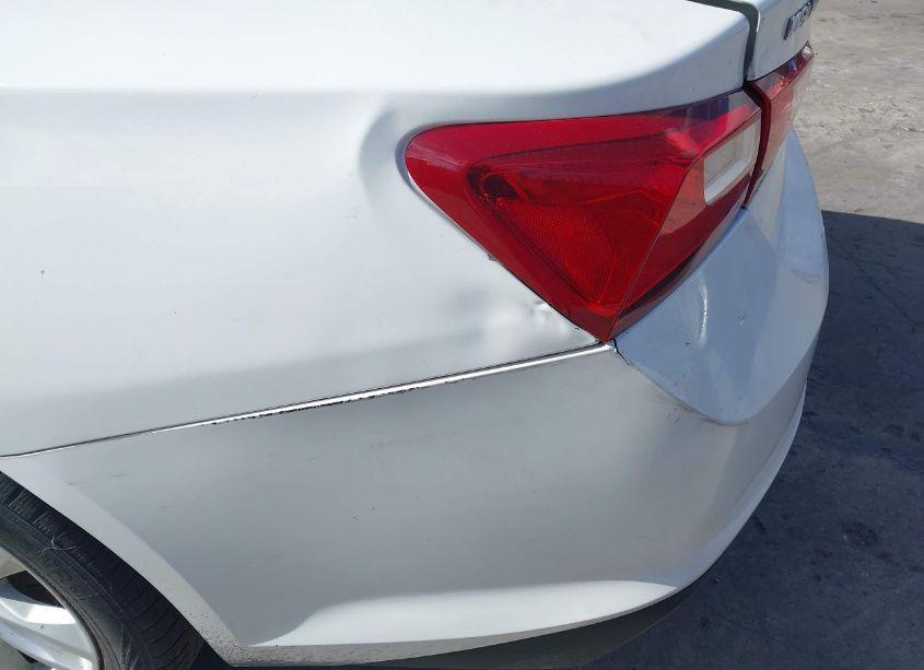 Photo 6 of 2018 Chevrolet Malibu LT (VIN 1G1ZD5ST9JF244558)