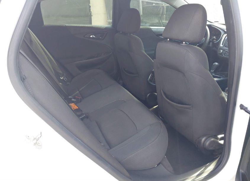 Photo 8 of 2018 Chevrolet Malibu LT (VIN 1G1ZD5ST9JF244558)