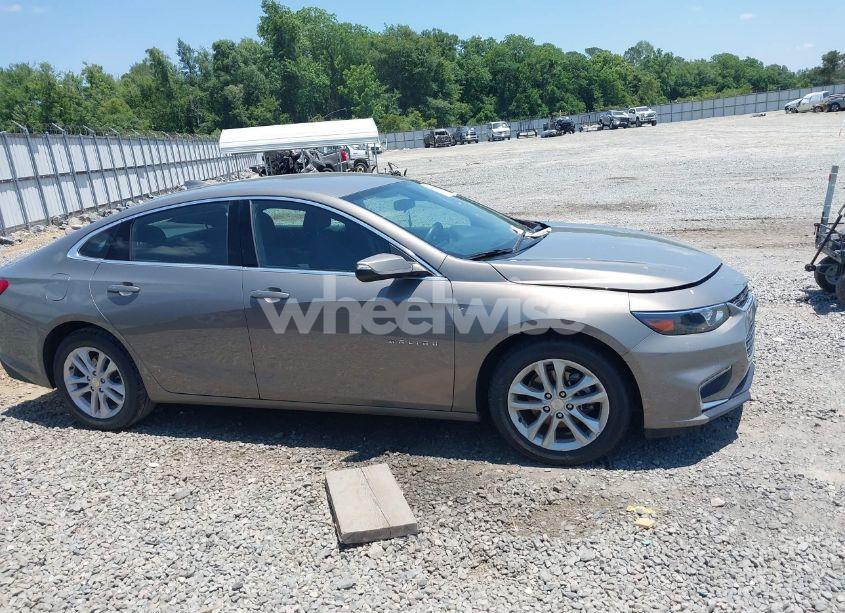 Photo 13 of 2018 Chevrolet Malibu LT (VIN 1G1ZD5ST9JF250893)