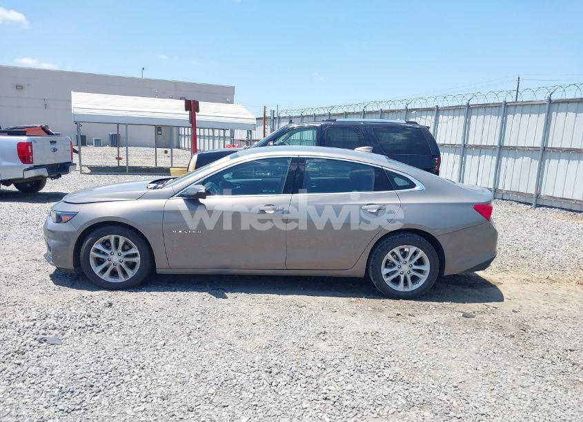 Photo 14 of 2018 Chevrolet Malibu LT (VIN 1G1ZD5ST9JF250893)