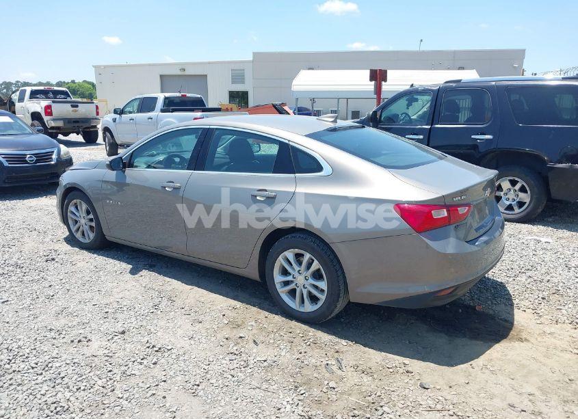 Photo 3 of 2018 Chevrolet Malibu LT (VIN 1G1ZD5ST9JF250893)