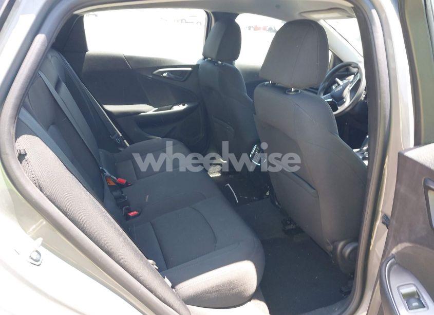 Photo 8 of 2018 Chevrolet Malibu LT (VIN 1G1ZD5ST9JF250893)