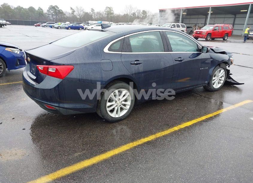 Photo 4 of 2018 Chevrolet Malibu LT (VIN 1G1ZD5ST9JF252238)