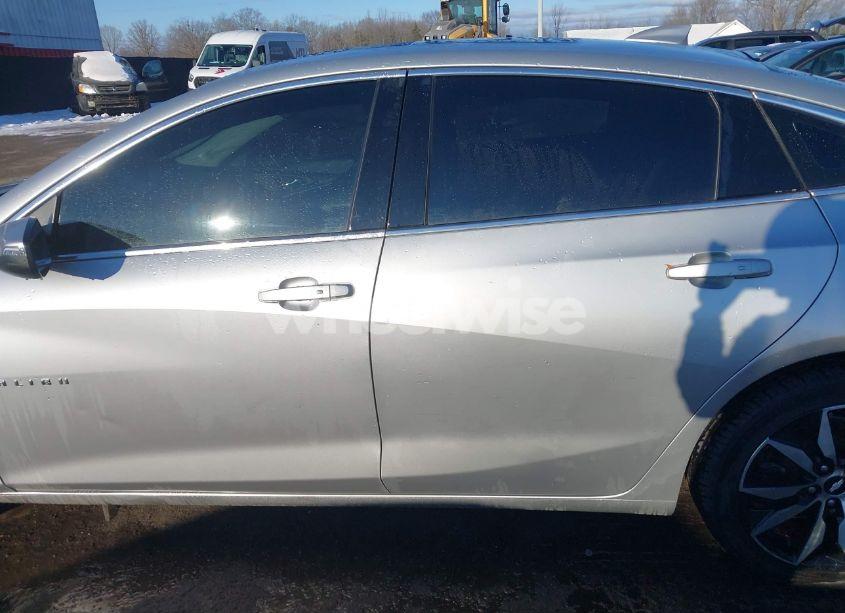 Photo 15 of 2018 Chevrolet Malibu LT (VIN 1G1ZD5ST9JF254653)