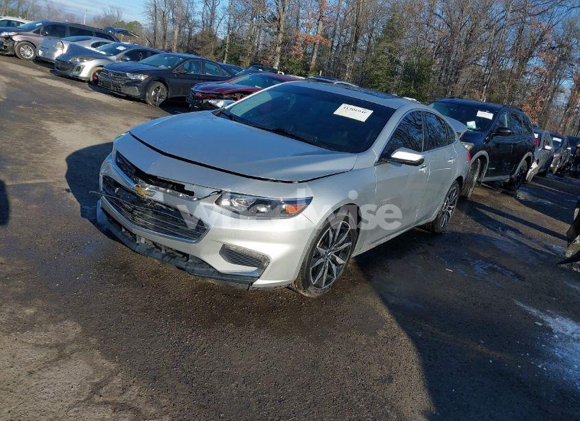 Photo 2 of 2018 Chevrolet Malibu LT (VIN 1G1ZD5ST9JF254653)