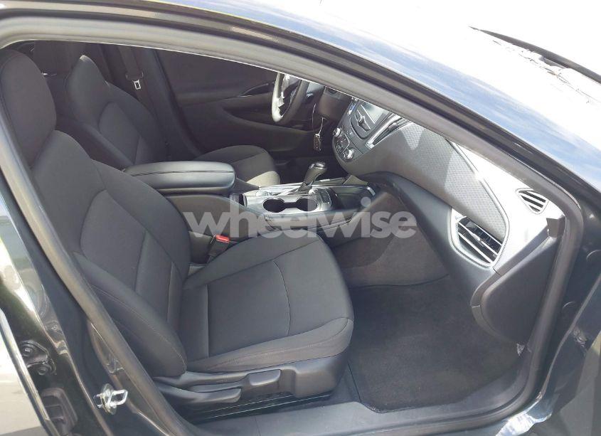 Photo 5 of 2018 Chevrolet Malibu LT (VIN 1G1ZD5ST9JF254734)