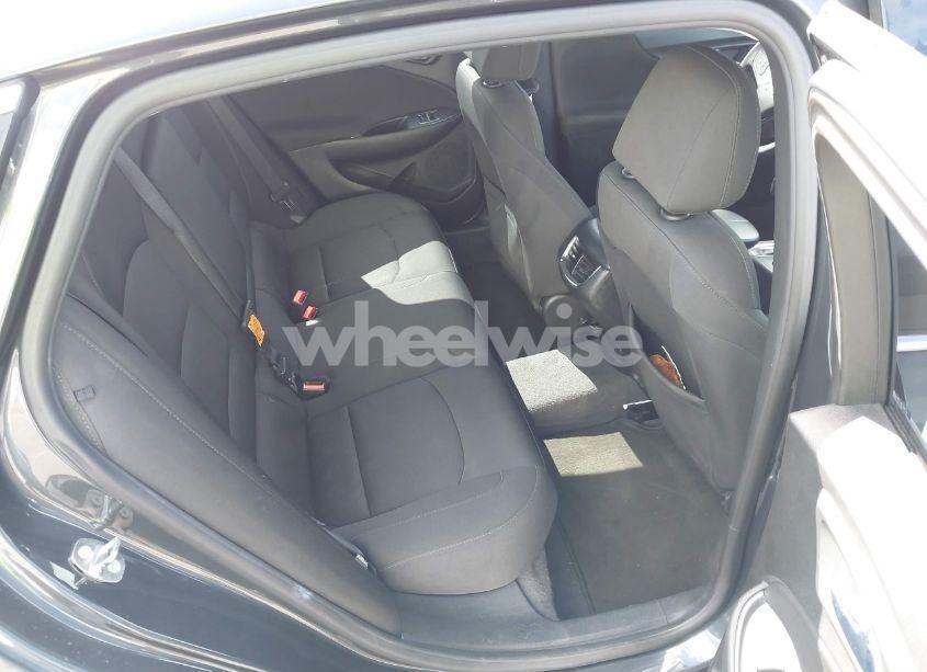 Photo 8 of 2018 Chevrolet Malibu LT (VIN 1G1ZD5ST9JF254734)