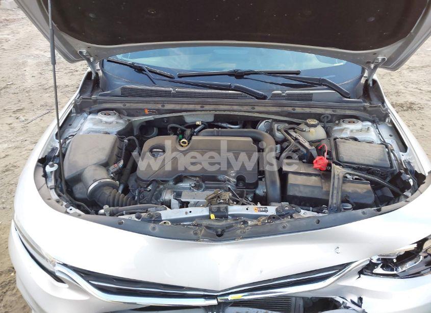 Photo 10 of 2018 Chevrolet Malibu LT (VIN 1G1ZD5ST9JF258167)