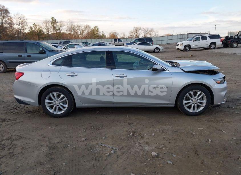 Photo 13 of 2018 Chevrolet Malibu LT (VIN 1G1ZD5ST9JF258167)