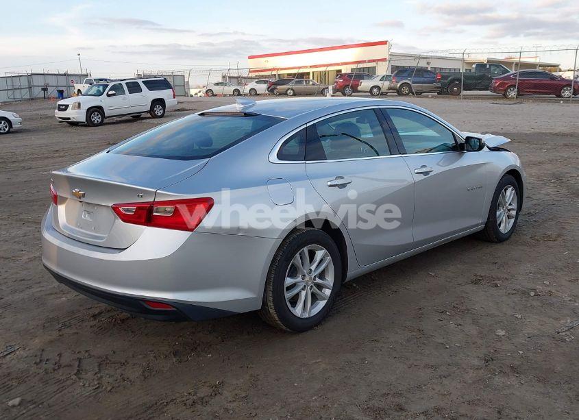 Photo 4 of 2018 Chevrolet Malibu LT (VIN 1G1ZD5ST9JF258167)