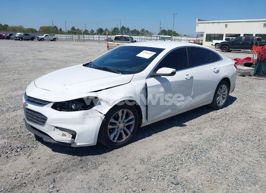 Photo 2 of 2018 Chevrolet Malibu LT (VIN 1G1ZD5ST9JF259853)