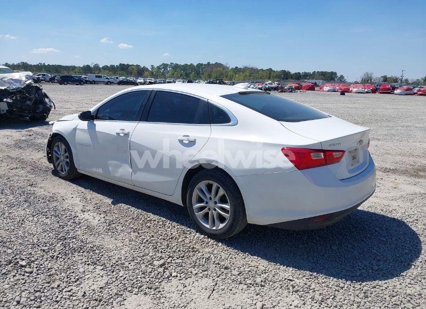 Photo 3 of 2018 Chevrolet Malibu LT (VIN 1G1ZD5ST9JF259853)