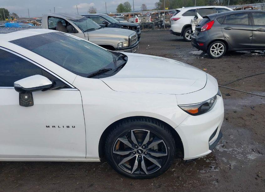 Photo 18 of 2018 Chevrolet Malibu LT (VIN 1G1ZD5ST9JF264602)