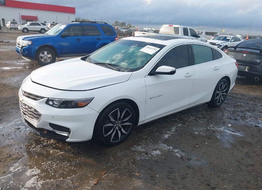 Photo 2 of 2018 Chevrolet Malibu LT (VIN 1G1ZD5ST9JF264602)