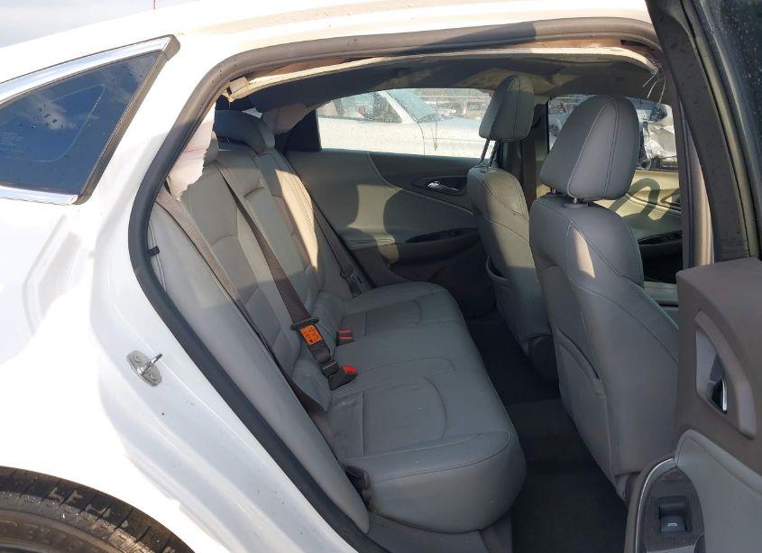 Photo 8 of 2018 Chevrolet Malibu LT (VIN 1G1ZD5ST9JF264602)