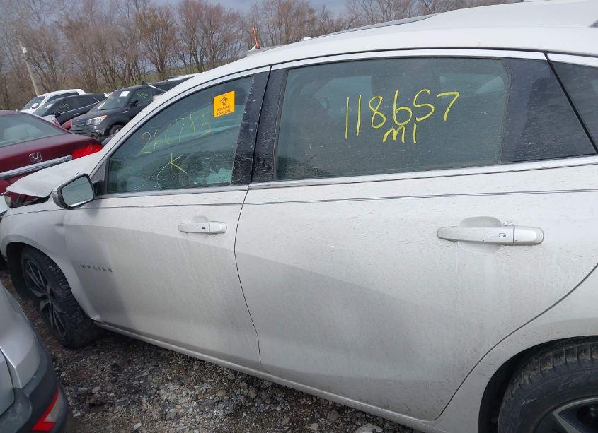 Photo 14 of 2018 Chevrolet Malibu LT (VIN 1G1ZD5ST9JF266785)