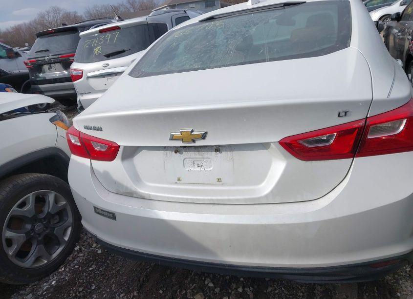 Photo 16 of 2018 Chevrolet Malibu LT (VIN 1G1ZD5ST9JF266785)