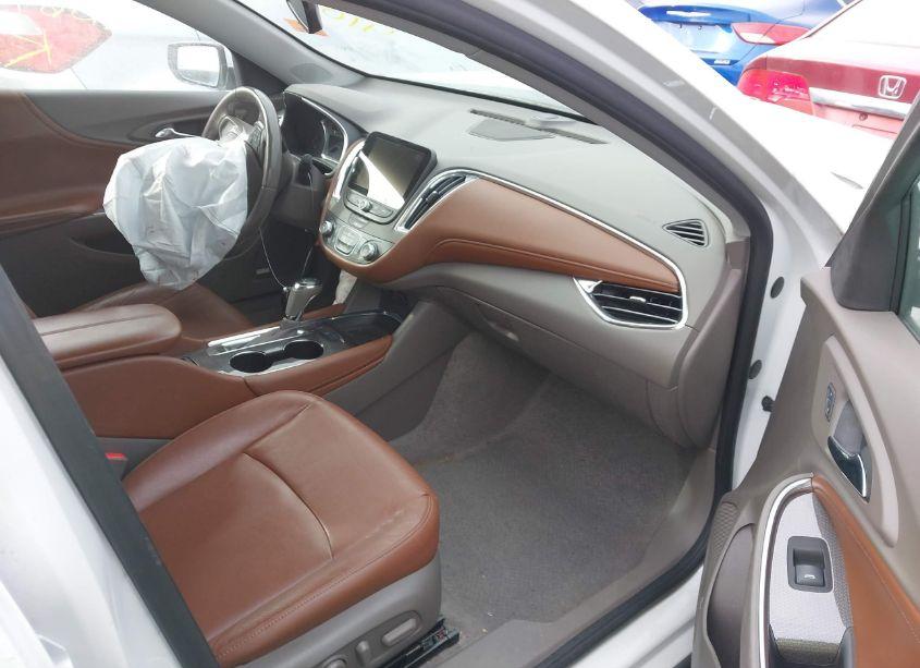 Photo 5 of 2018 Chevrolet Malibu LT (VIN 1G1ZD5ST9JF266785)