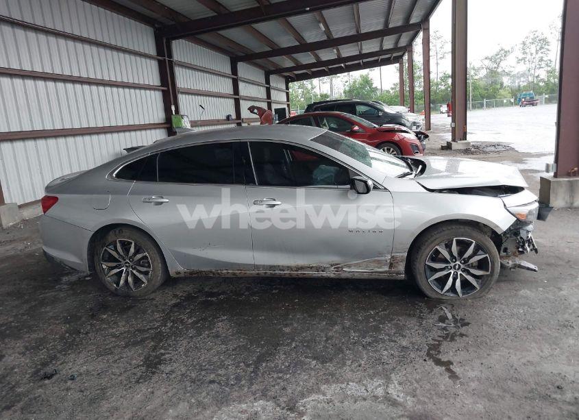 Photo 13 of 2018 Chevrolet Malibu LT (VIN 1G1ZD5ST9JF274420)