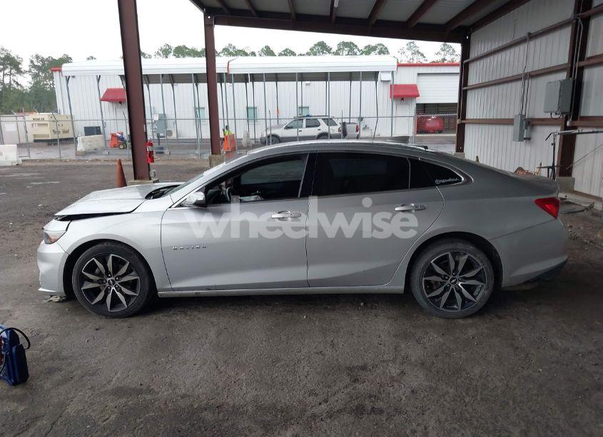 Photo 14 of 2018 Chevrolet Malibu LT (VIN 1G1ZD5ST9JF274420)