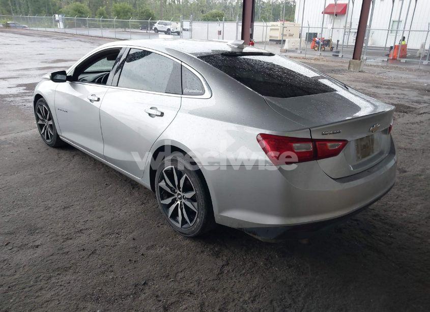 Photo 3 of 2018 Chevrolet Malibu LT (VIN 1G1ZD5ST9JF274420)