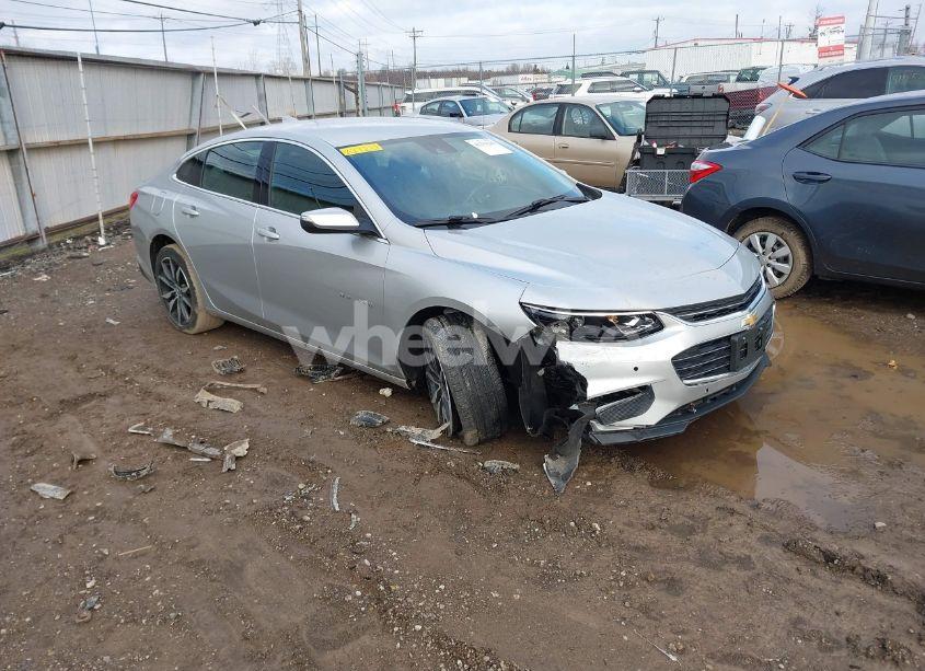 2018 Chevrolet Malibu LT (VIN 1G1ZD5ST9JF277334) main photo