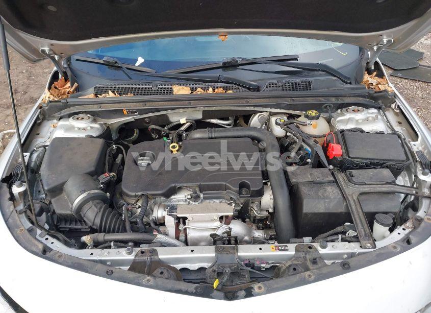 Photo 10 of 2018 Chevrolet Malibu LT (VIN 1G1ZD5ST9JF277334)
