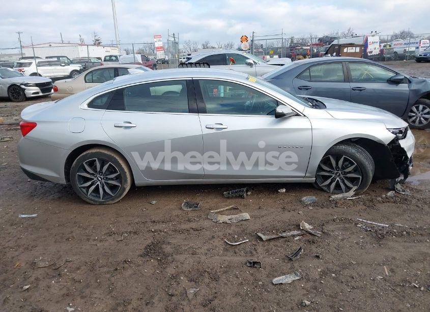 Photo 13 of 2018 Chevrolet Malibu LT (VIN 1G1ZD5ST9JF277334)