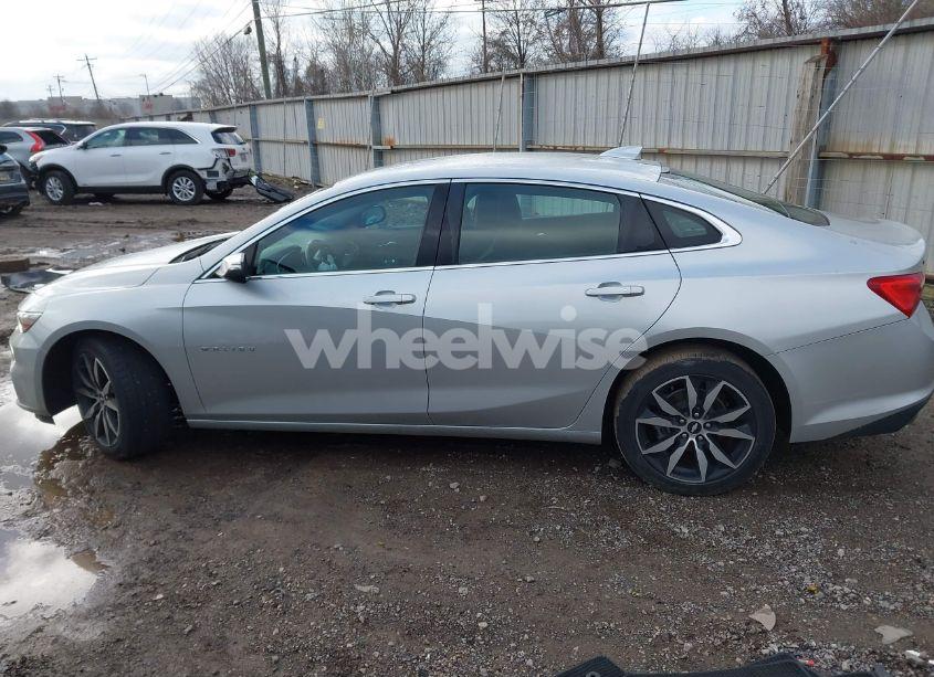 Photo 14 of 2018 Chevrolet Malibu LT (VIN 1G1ZD5ST9JF277334)