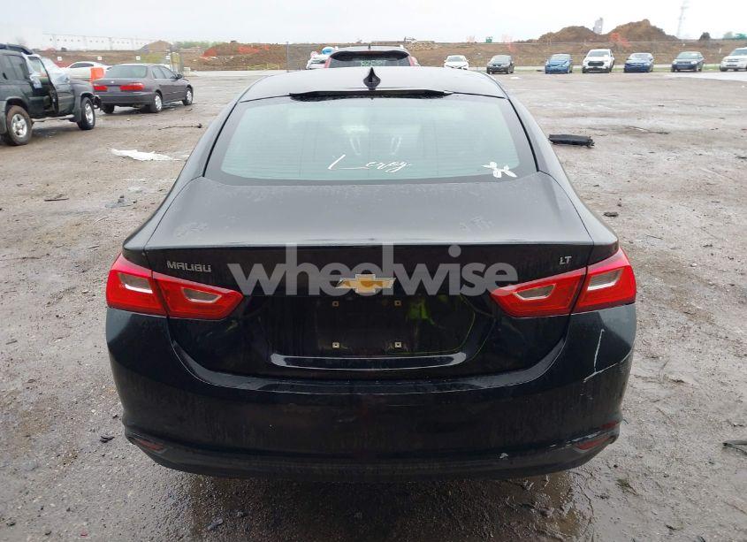 Photo 16 of 2018 Chevrolet Malibu LT (VIN 1G1ZD5ST9JF283392)