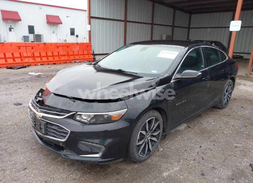 Photo 2 of 2018 Chevrolet Malibu LT (VIN 1G1ZD5ST9JF283392)