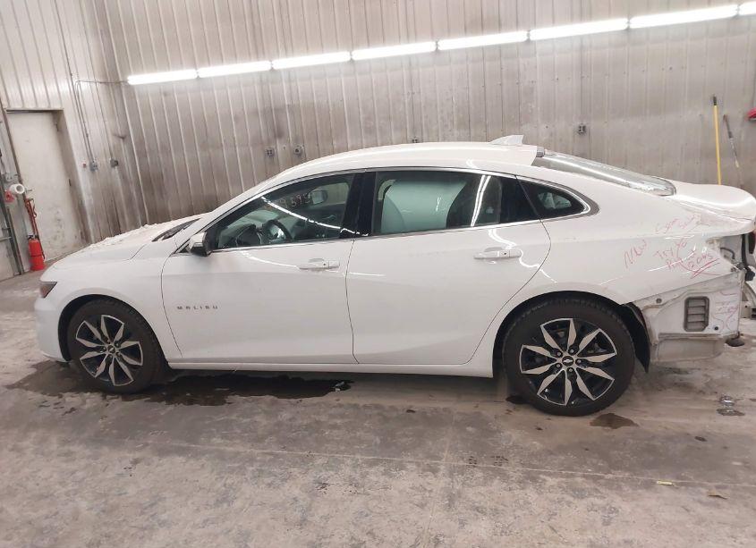 Photo 15 of 2018 Chevrolet Malibu LT (VIN 1G1ZD5ST9JF285482)