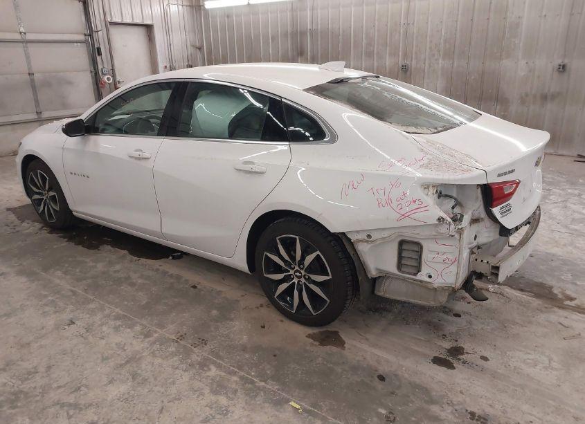 Photo 3 of 2018 Chevrolet Malibu LT (VIN 1G1ZD5ST9JF285482)