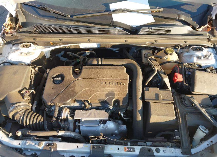 Photo 10 of 2019 Chevrolet Malibu LT (VIN 1G1ZD5ST9KF105144)