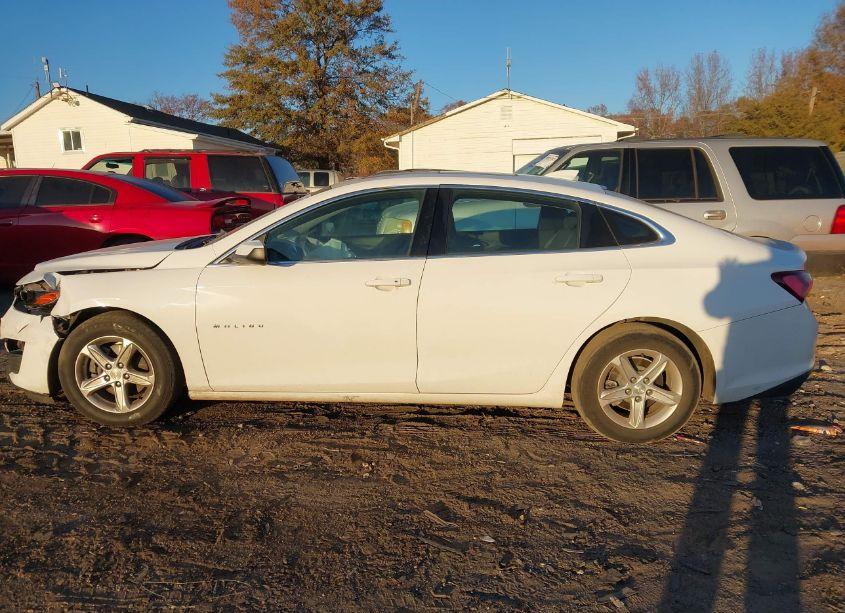 Photo 15 of 2019 Chevrolet Malibu LT (VIN 1G1ZD5ST9KF105144)