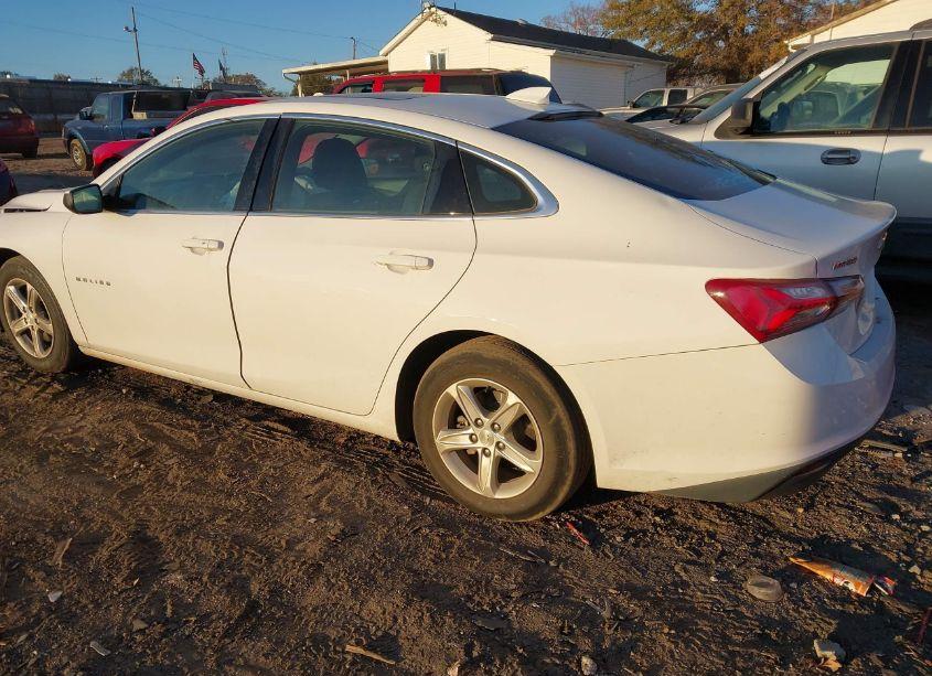 Photo 3 of 2019 Chevrolet Malibu LT (VIN 1G1ZD5ST9KF105144)