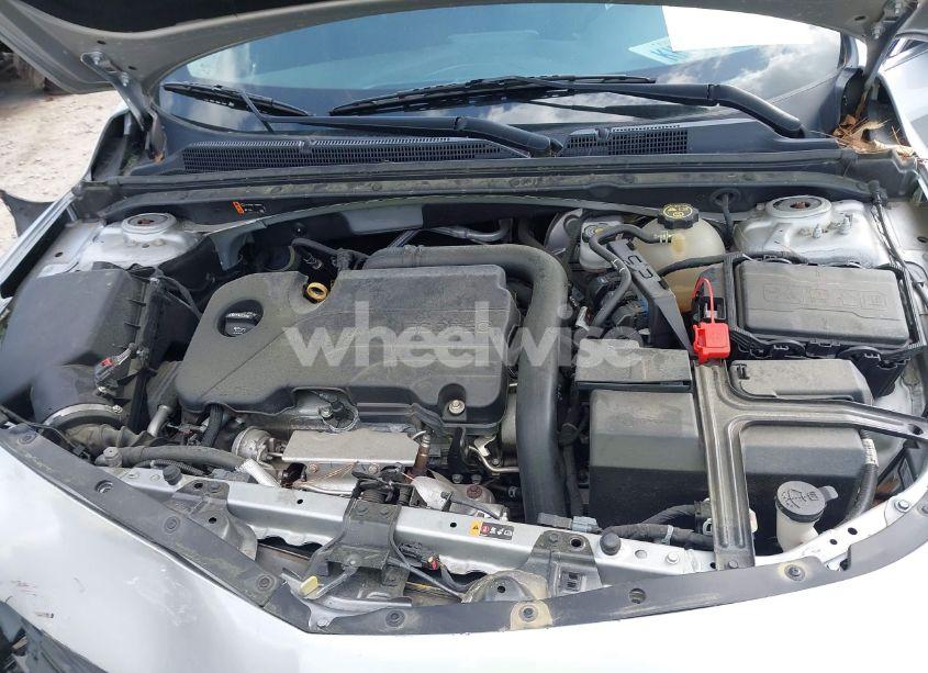 Photo 10 of 2019 Chevrolet Malibu LT (VIN 1G1ZD5ST9KF107136)