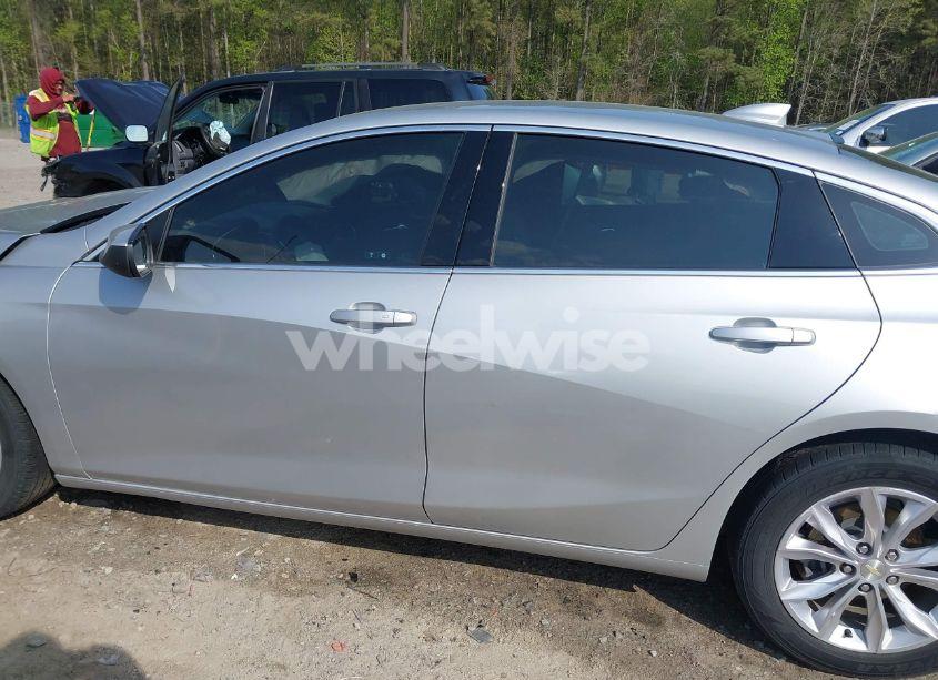 Photo 14 of 2019 Chevrolet Malibu LT (VIN 1G1ZD5ST9KF107136)