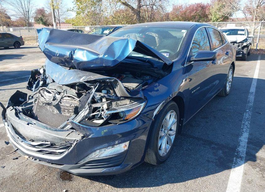 Photo 2 of 2019 Chevrolet Malibu LT (VIN 1G1ZD5ST9KF115494)