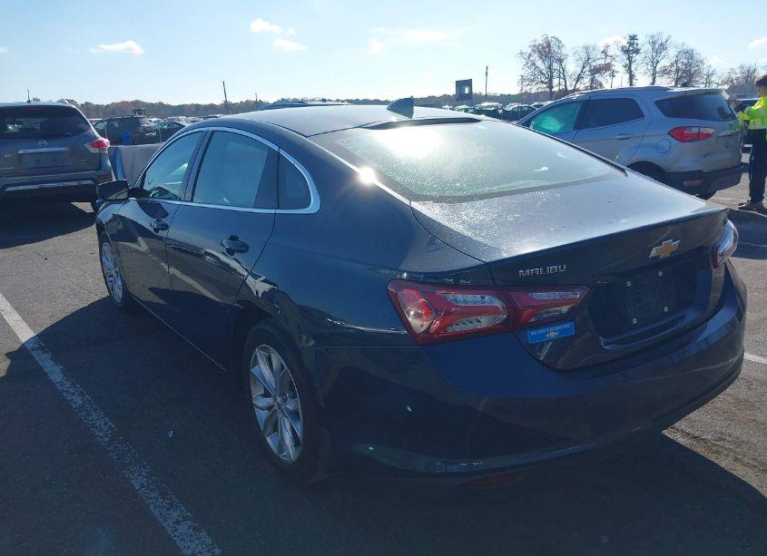 Photo 3 of 2019 Chevrolet Malibu LT (VIN 1G1ZD5ST9KF115494)